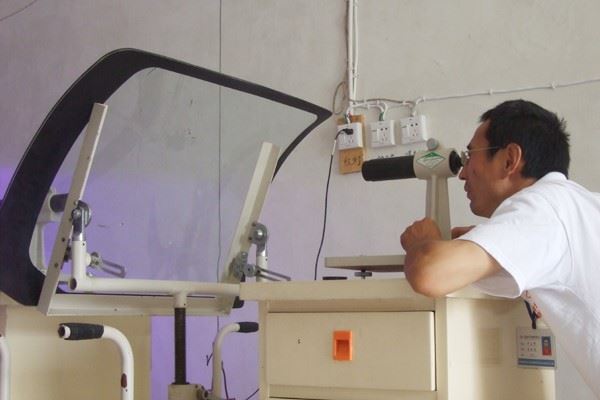 準(zhǔn)直望遠(yuǎn)鏡儀